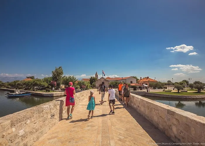 Дом отдыха Mobilheim Mate2 Нин